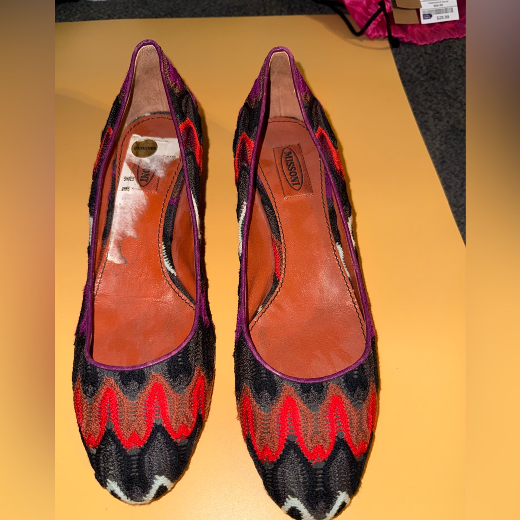 Missoni Zig Zag Multicolor Red Black Purple 40 / 10 Low Pump Vgc